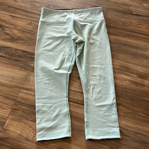 Lululemon cropped leggings 6
